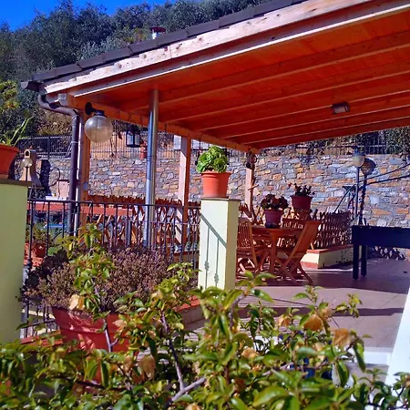 Casa Il Melograno Castellaro (Liguria)