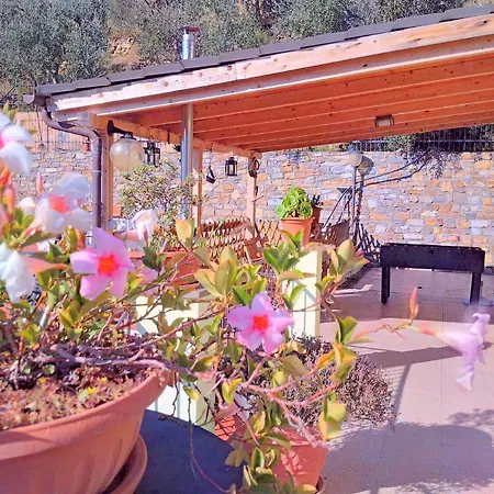 Casa Il Melograno * Castellaro (Liguria)