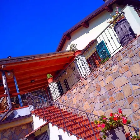Casa Il Melograno * Castellaro